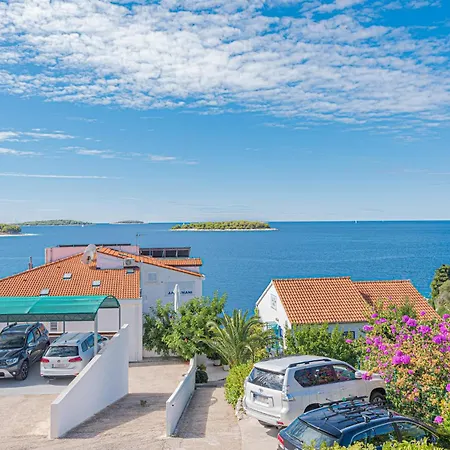 1 Bedroom Beautiful In