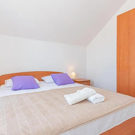 1 Bedroom Beautiful In